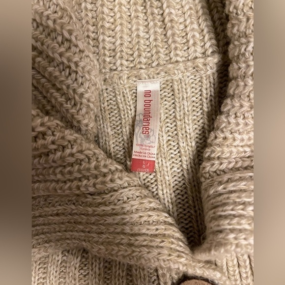 No boundaries sweater Size Large 11/13 - Picture 2 of 2